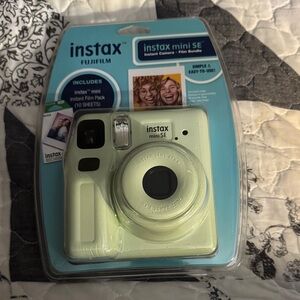 Fujifilm Instax Mini SE Instant Camera - Light Cream